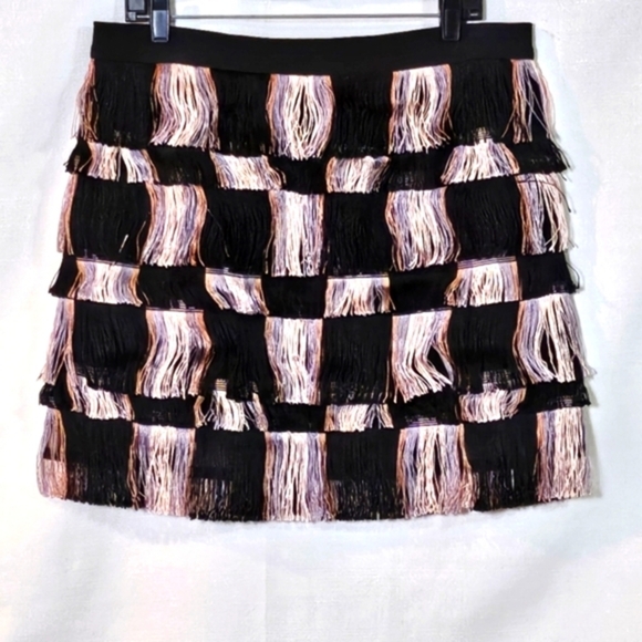 BCBG Maxazria Black Pink Fringe Mini Skirt Sz Large - Picture 1 of 11